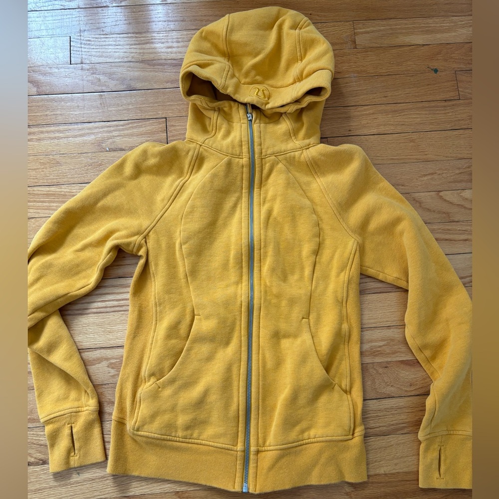 Lululemon scuba zip hoody. Women’s size 6.